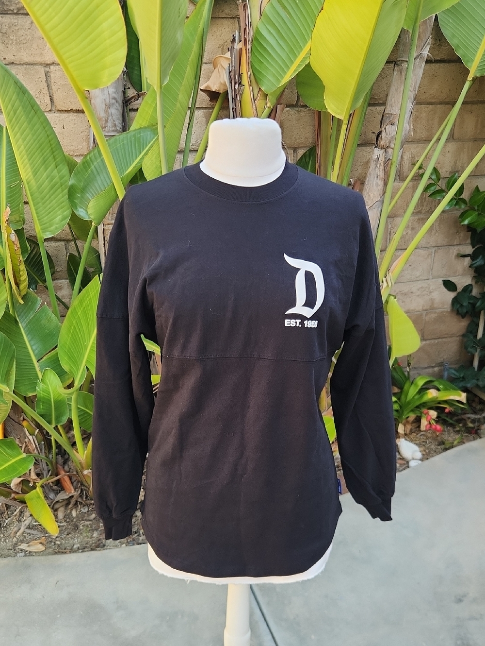 Disney Disneyland Resort Black Spirit Jersey  Size XS Extra Small